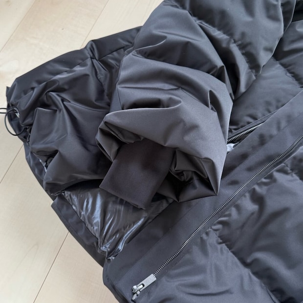 ユニクロダウンボリュームジャケット　袖口リブ部分