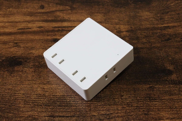 ダイソーの4個口スクエアタップのビジュアル