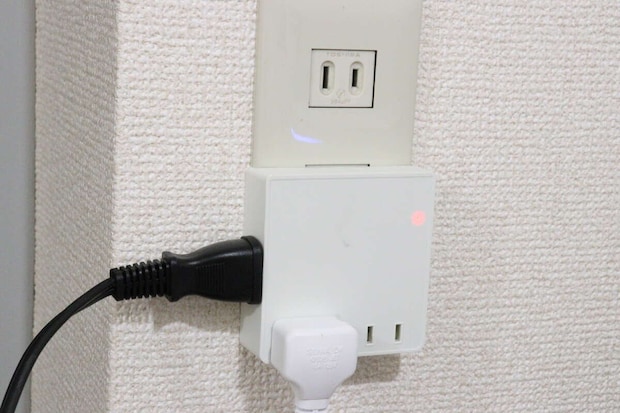 ダイソーの便利な4個口スクエアタップ