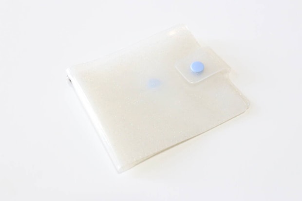 ダイソーのプチプラの折財布