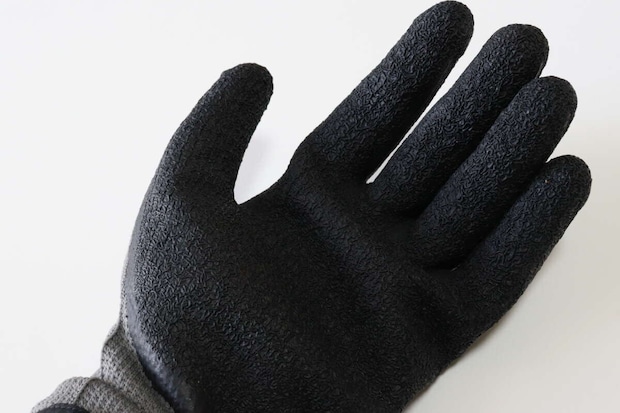 ダイソーの防寒天然ゴム背抜き手袋（L）の手のひら