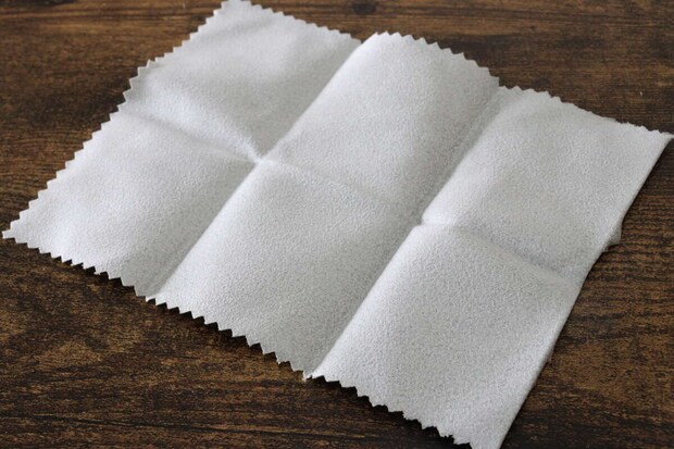 ダイソー メガネ拭きクロス(くもり止め) サイズ感 ダイソー メガネ拭きクロス(くもり止め) サイズ感