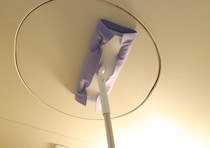 拭いた瞬間シュンッって消えた！繰り返し使えるコスパ最強100均お掃除グッズ