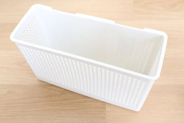 ダイソー　マグネットバスケットM アイボリー