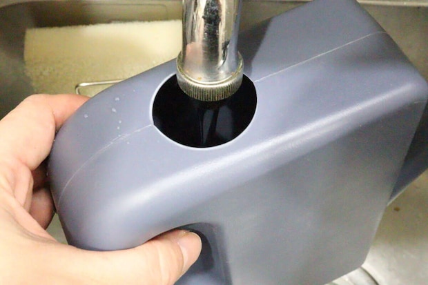 スリムじょうろ　注ぎ口