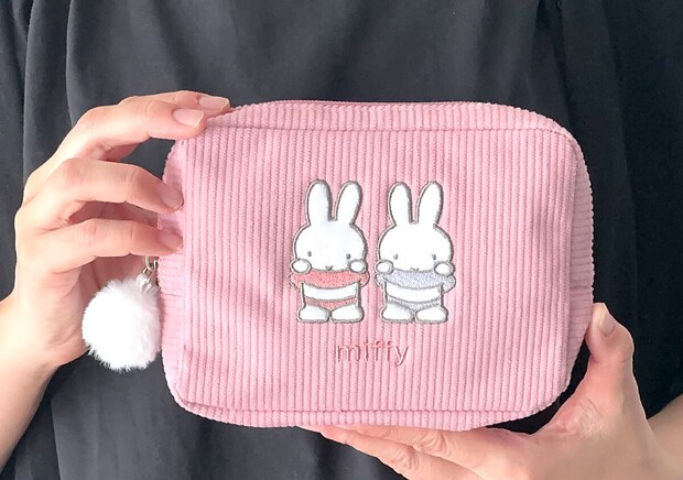 宝島社 雑誌付録 InRed3月号増刊 ミッフィー 刺繍入りコーデュロイポーチ 宝島社雑誌付録のInRed3月号増刊のミッフィー刺繍入りコーデュロイポーチ2