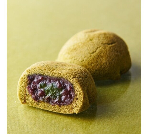 シャトレーゼ　ふんわりムーン　宇治抹茶あずき