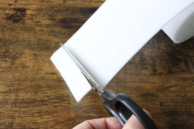 ダイソー ロールタイプメラミンスポンジ ダイソーのロールタイプメラミンスポンジはカットして使える