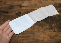 セリアで買い溜めしときたい！「直接巻けてお手軽！」こっそり冷え対策ができるアイデアグッズ