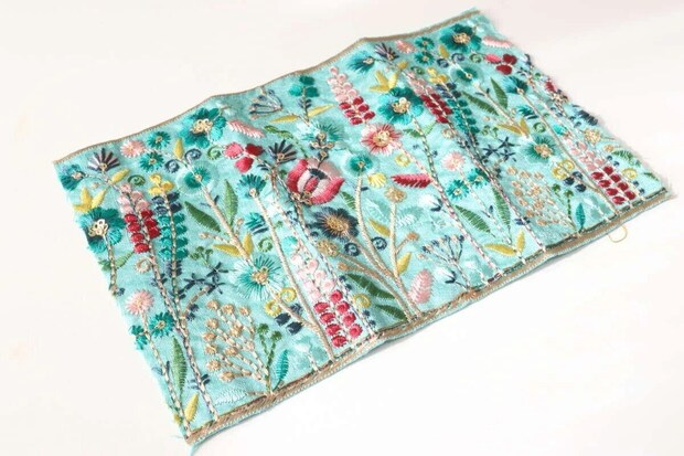 ダイソー　インド刺繍リボン