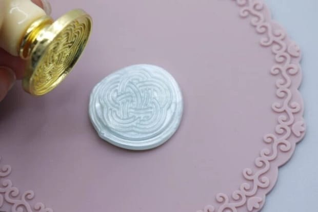 ダイソー グルースティック(メタリック、15本) 使用例 ダイソー グルースティック(メタリック、15本) 使用例