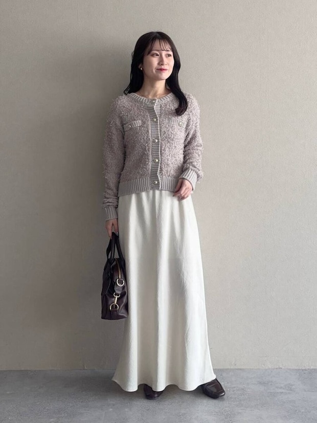 2026春大人女性おすすめ白スカートきれいめコーデ