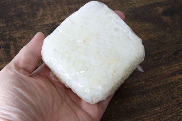 ダイソーのラップパッカーで作ったご飯の塊