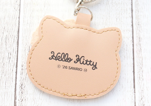 ハローキティふわふわファーチャームロゴ