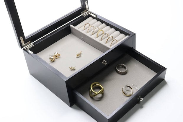 ダイソー アクセサリーボックス ダイソー アクセサリーボックス 収納力