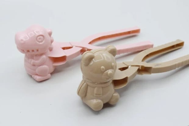 ダイソー 雪遊びできる泥団子メーカー(2個) ダイソー 雪遊びできる泥団子メーカー(2個)