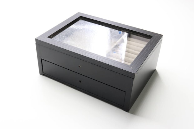 ダイソー　アクセサリーボックス　窓付