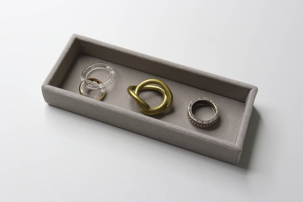 ダイソー　アクセサリートレイ　フラット