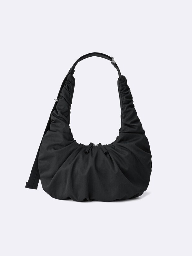 ダンプリングバッグ 2026gu大人女性おすすめ黒ダンプリングバッグ