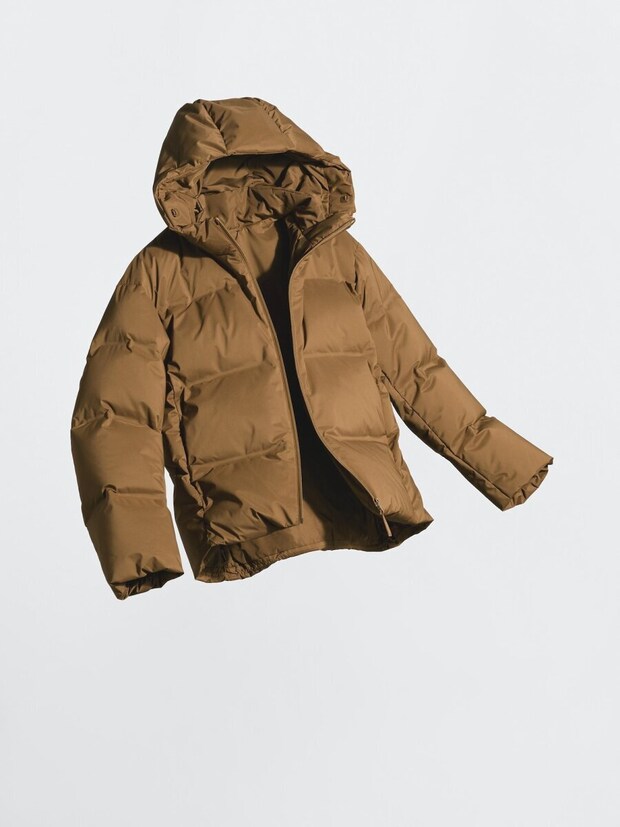 シームレスダウンパーカ 2026ユニクロ値下げアウターシームレスダウンパーカ