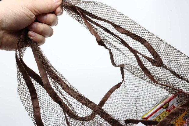 仕切り付メッシュバッグ　ダイソー　ハンドル