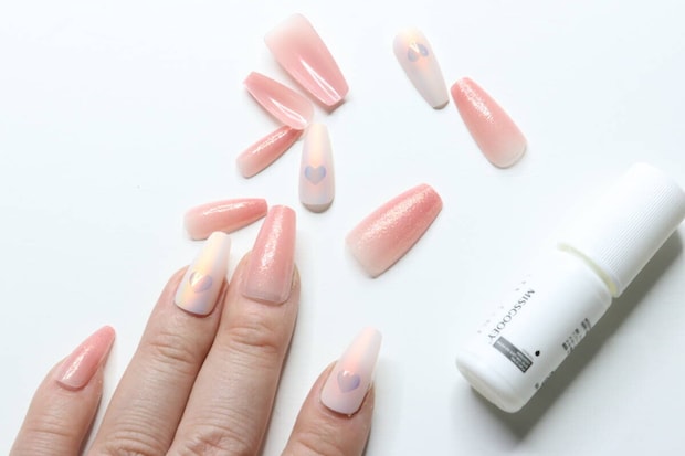 ダイソー　ネイルチップ　ピンク　サイズ感