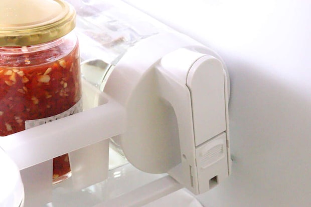 横置きできるワンタッチ冷水筒 横置きできるワンタッチ冷水筒 冷蔵庫