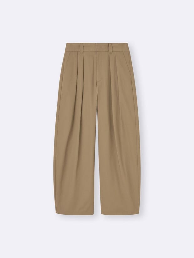 2026gu大人女性おすすめチノタックバレルパンツ