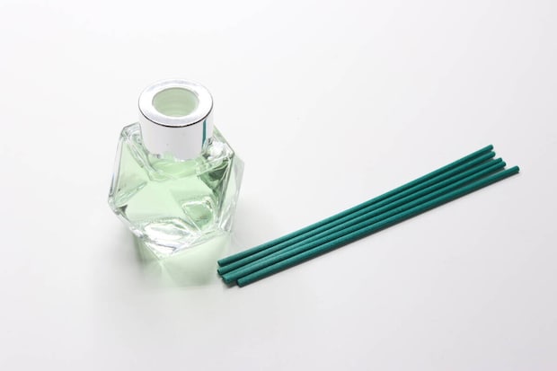 ダイソーの多角ディフューザー 抹茶