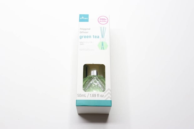 ダイソーの多角ディフューザー 抹茶のパッケージ