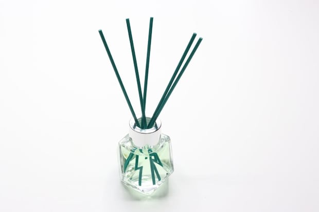 ダイソーの多角ディフューザー 抹茶の香り