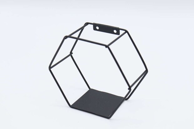 ダイソー アイアン壁掛けインテリア収納(六角形) ダイソーのアイアン壁掛けインテリア収納(六角形)2