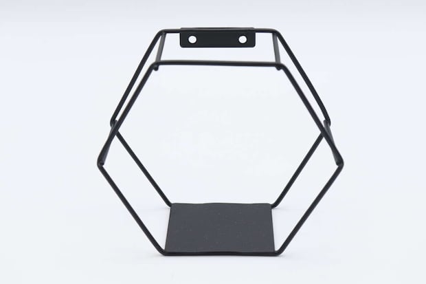 ダイソー アイアン壁掛けインテリア収納(六角形) ダイソーのアイアン壁掛けインテリア収納(六角形)1