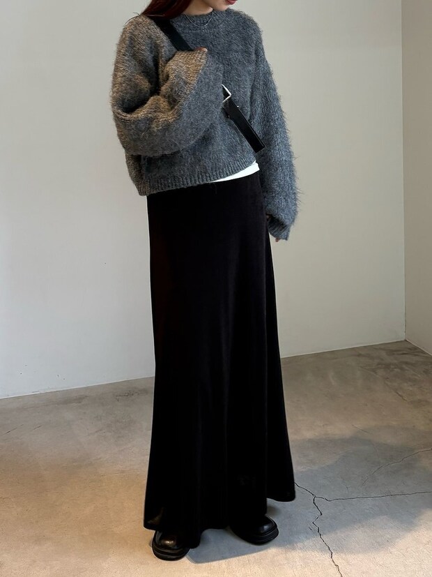 黒ロングスカートコーデ1