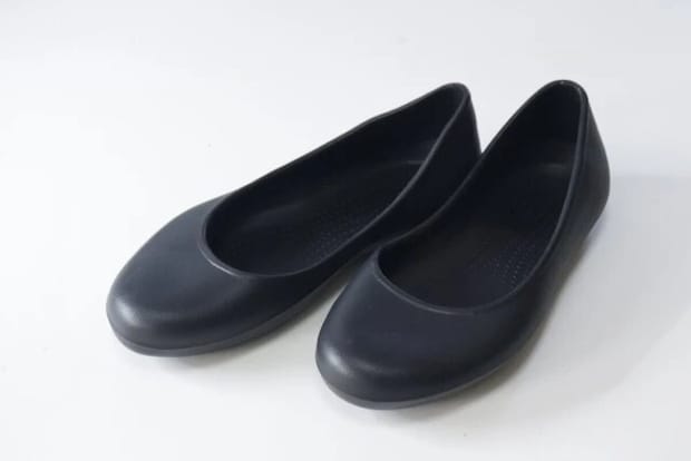 ダイソー　EVAパンプス（黒、22cm－23cm）