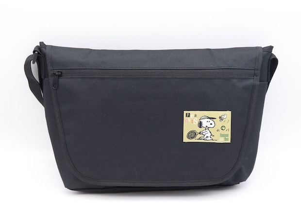スヌーピーメッセンジャーバッグフラップ