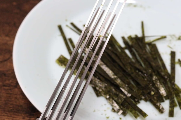 ダイソーのキッチンバサミ 5枚刃は丈夫なステンレス鋼