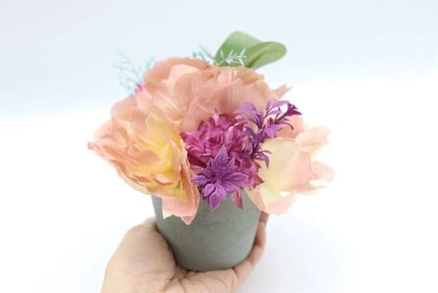 ダイソー　アレンジフラワーポット（ノーブル）