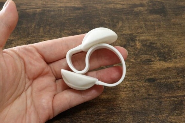 ダイソー　ケーブルホルダー（S型）