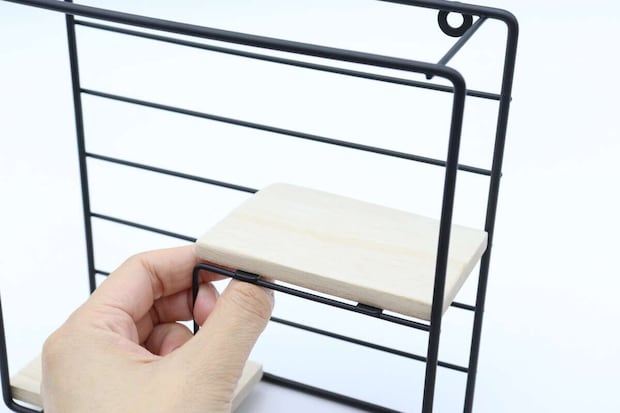 スチール壁掛けインテリア収納（木製棚、正方形）　板