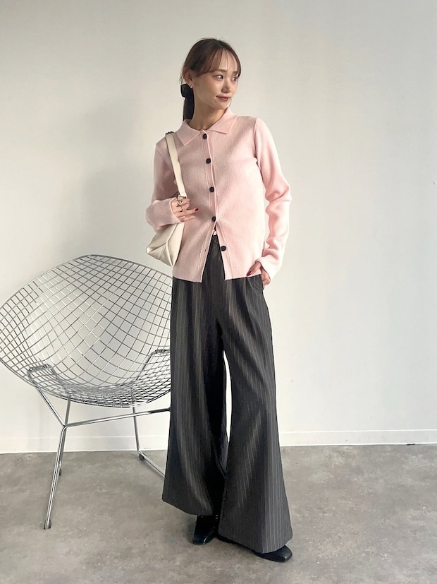 ピンクカーディガンのコーデ4