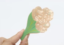 お花モチーフで華やかに！100円とは思えないヘアアクセサリー