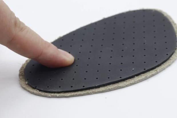 ダイソー　牛革パッド（メンズ、つま先用）