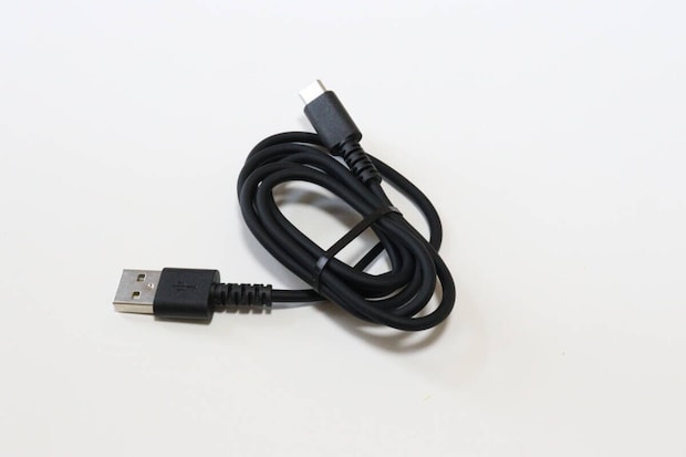 充電・転送ケーブル（Type-AーType-C、やわらかケーブル、ブラック）