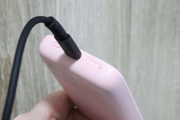 充電・転送ケーブル（Type-AーType-C、やわらかケーブル、ブラック）　使用例