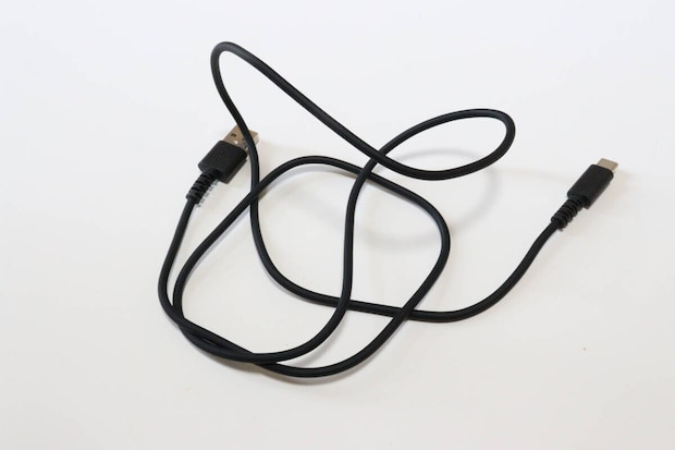 充電・転送ケーブル（Type-AーType-C、やわらかケーブル、ブラック）　やわらかい