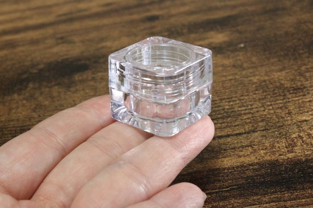 ダイソー クリームケース 5mL 2個 ダイソーの四角い詰め替え容器