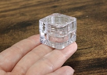 地味だけど使い勝手はばっちり！機能的な100均詰め替え容器