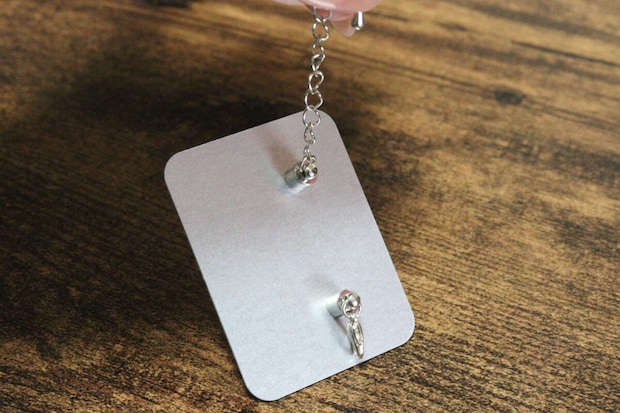 マグネット式アジャスターチェーン（シルバーカラー）　磁力の強さ