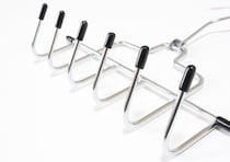 ダイソーさんこういうのが欲しかったよ！「着脱が面倒だった…」フックタイプの便利ハンガー